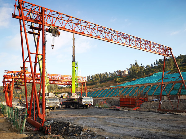 湖南怀化龙门吊租赁厂家介绍路桥门机的特点
