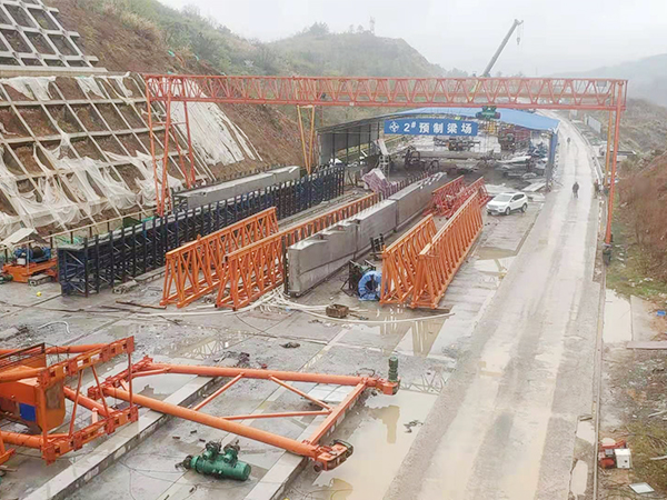 山东临沂龙门吊出租厂家为路桥出一份力