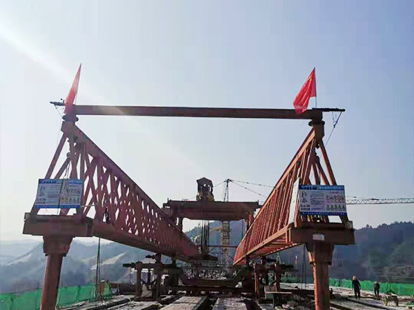 湖南长沙架桥机出租厂家保证吊钩的安全