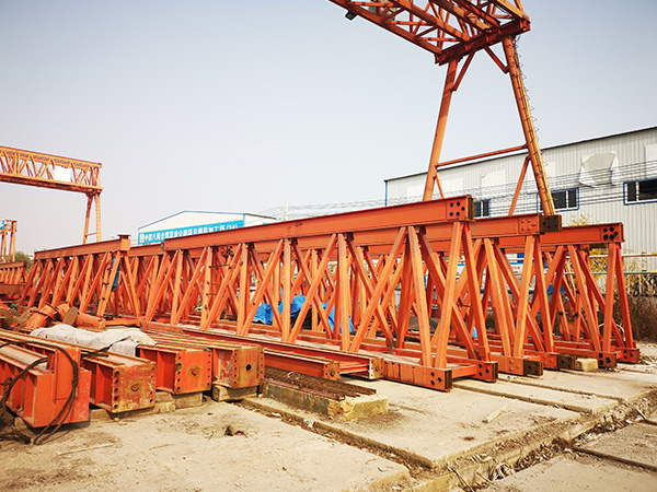 浙江台州龙门吊出租厂家驾驶中的留意事项